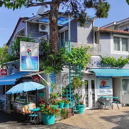 Apartment Bay *