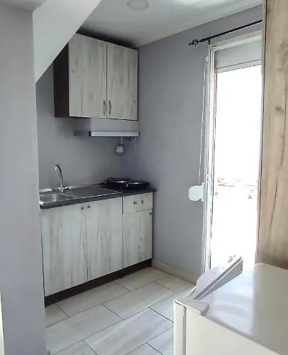 Bay Apartment *